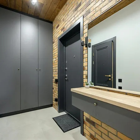 жк атмосфера 1-к в стилі лофт з новим ремонтом Fainorent Apartment