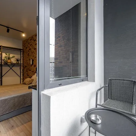 жк атмосфера 1-к в стилі лофт з новим ремонтом Fainorent Apartment *